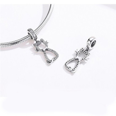 Zawieszka Elegancki Kot – Srebro 925, Cyrkonie, Styl Glamour