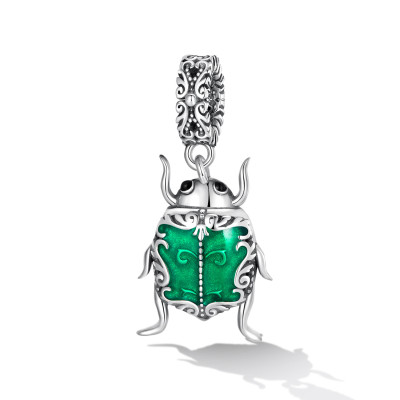 Zawieszka skarabeusz ze srebra 925 z zieloną emalią. Symbol szczęścia i ochrony. Pasuje do bransoletek Pandora. Idealna na preze
